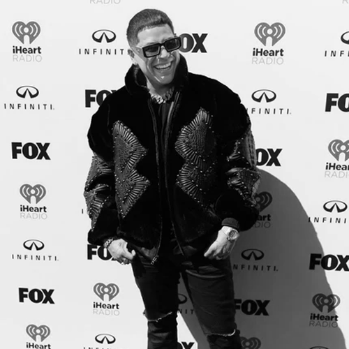 Eduin Caz Brings Star Power to the Red Carpet in Exclusivos Baez