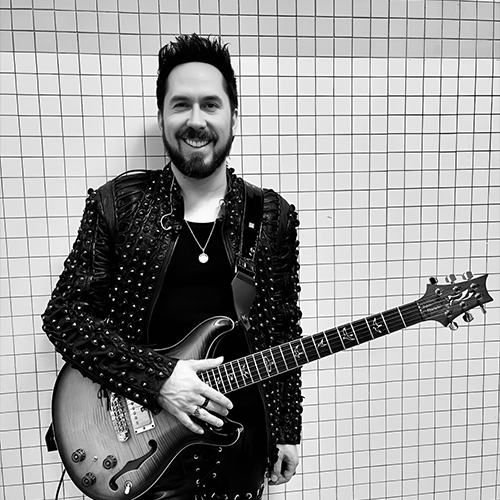 Pablo Hurtado Shreds in All-Black Armor with Exclusivos Baez