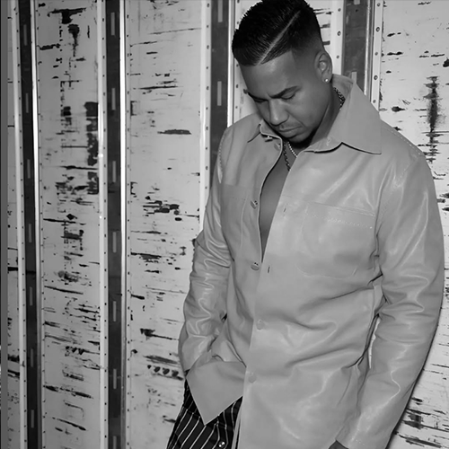 Romeo Santos Redefines Smooth in Exclusivos Baez