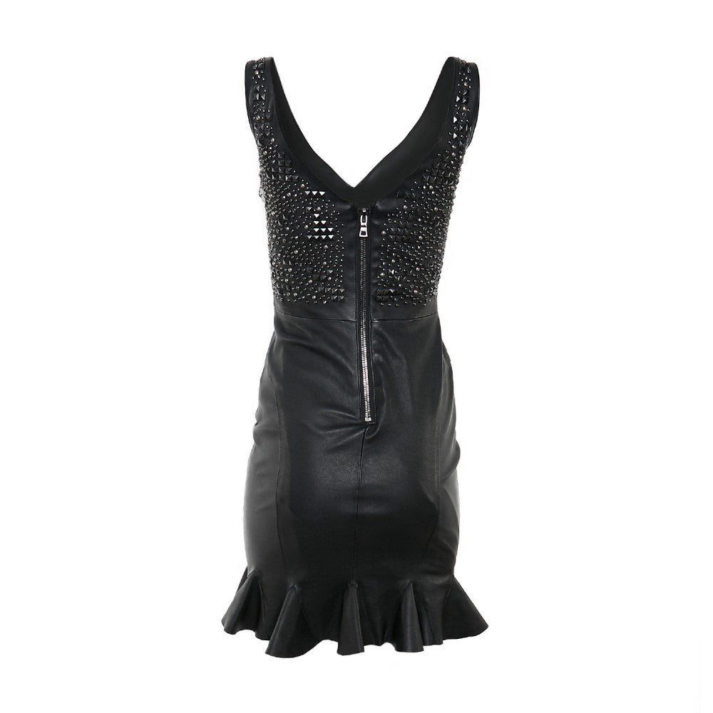 Vestido de piel de oveja negra con detalles de Swarovski