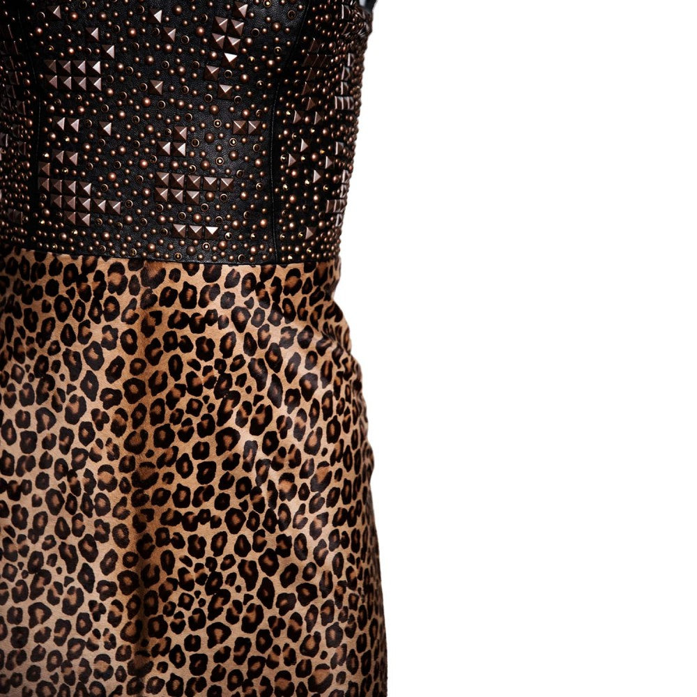 Vestido de piel de oveja con estampado de guepardo
