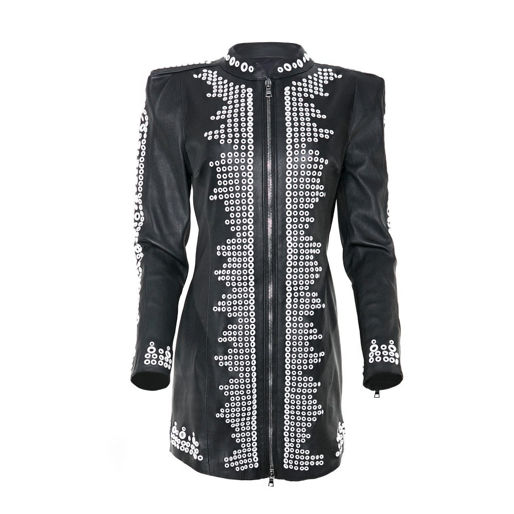 Chaqueta de piel de oveja negra con detalles metálicos