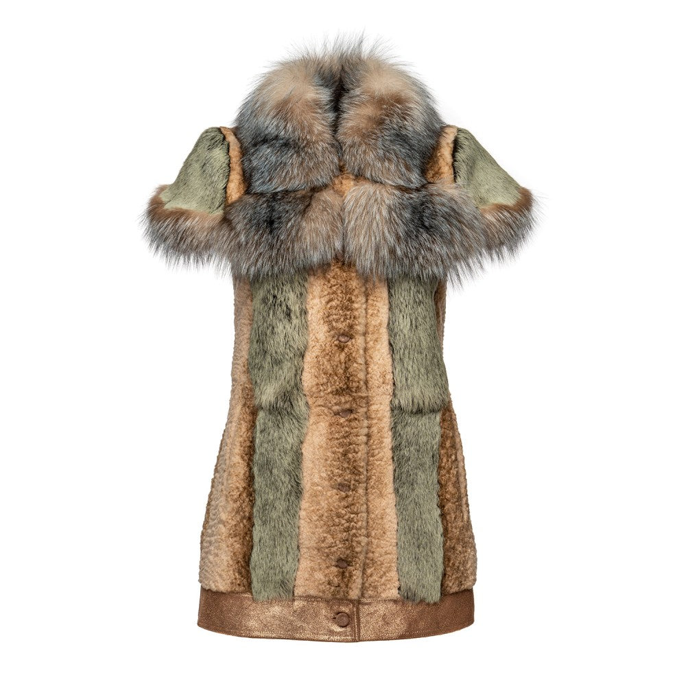 Abrigo de piel de conejo con ribete de zorro