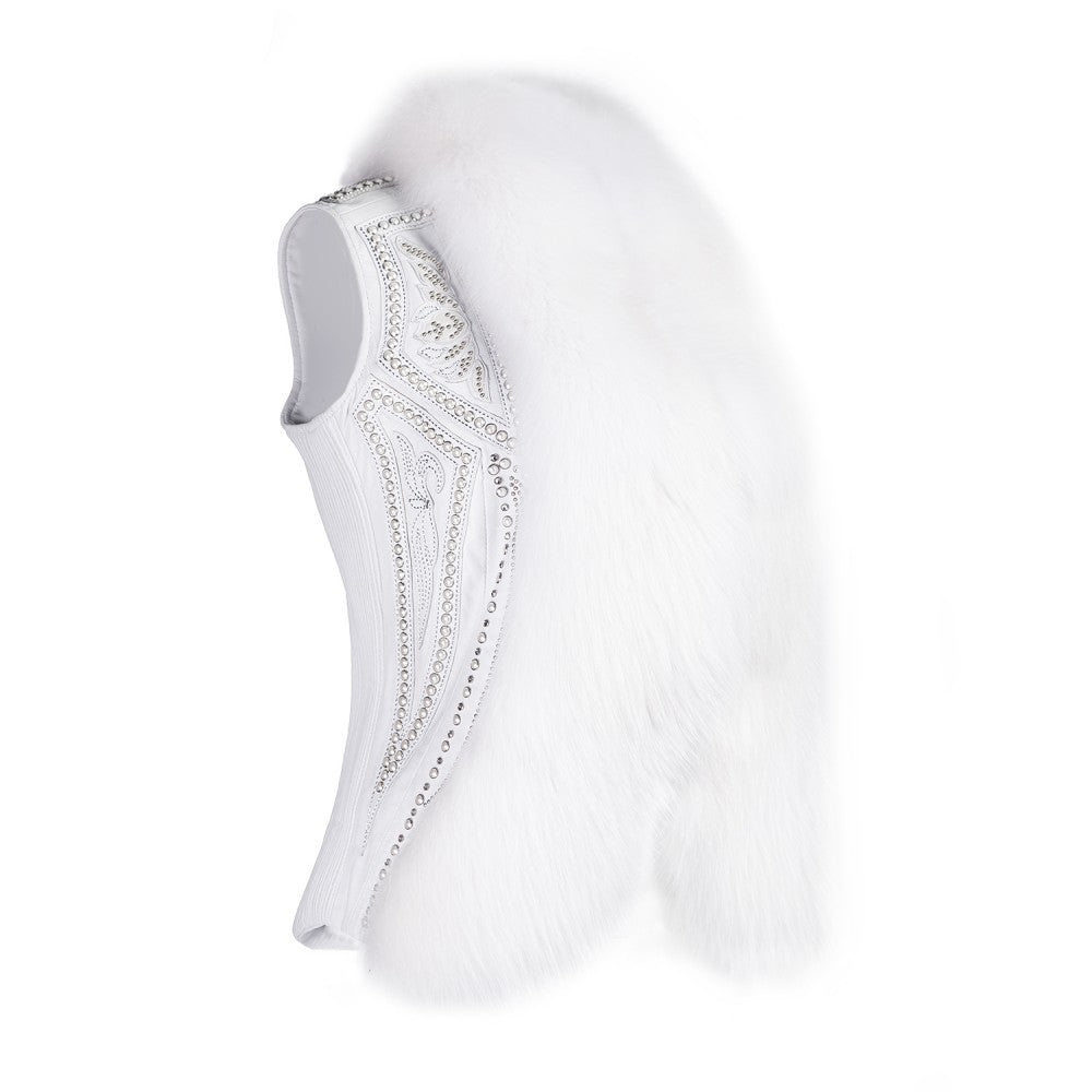 Chaleco de piel de oveja con cuello de zorro y detalles de Swarovski